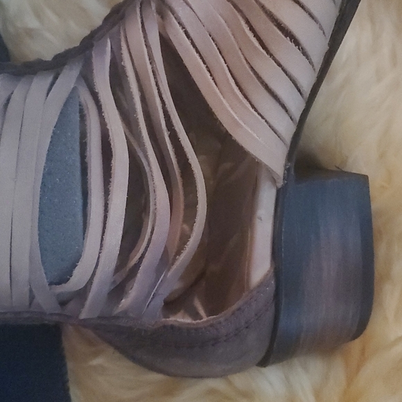 Freebird Steven by "India" Fringe Peeptoe Boots - Picture 10 of 12